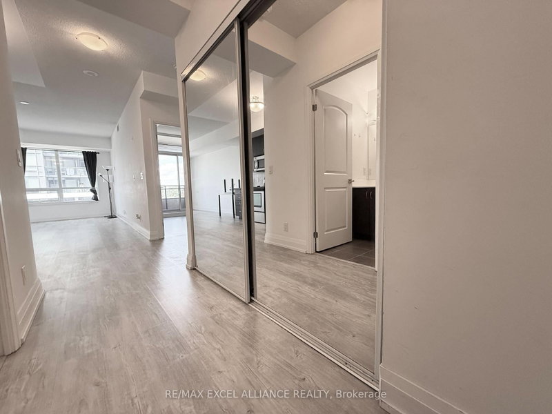 405 - 1 De Boers Drive