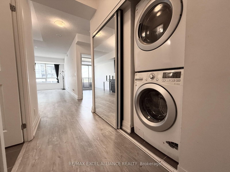 405 - 1 De Boers Drive