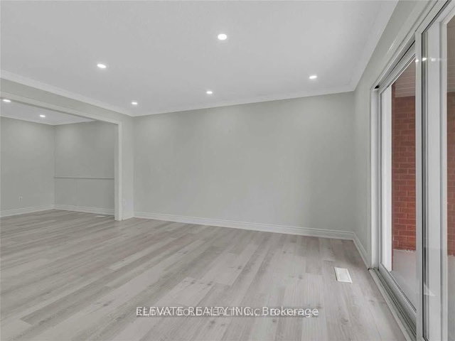 6 Major Oaks Drive