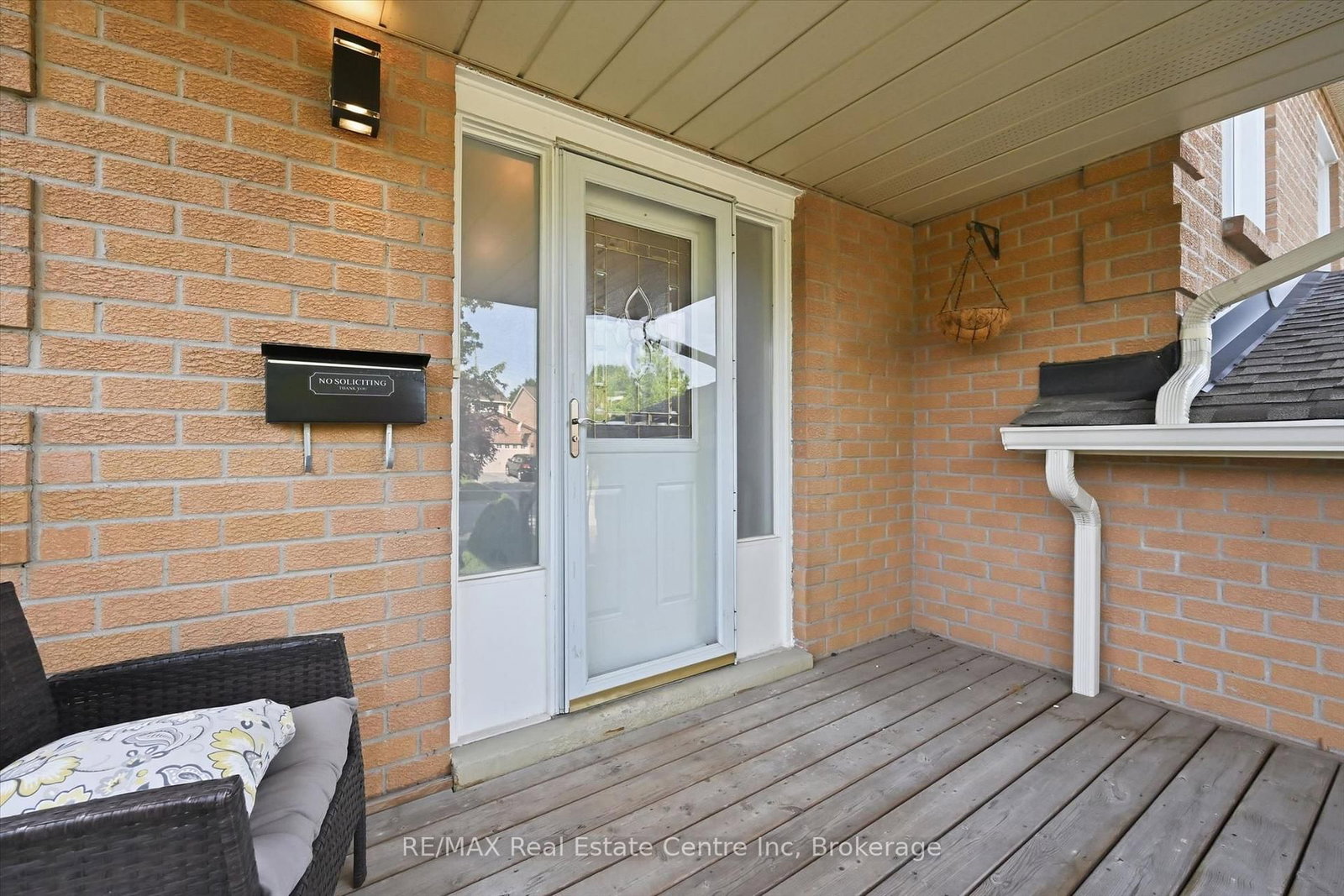 580 Clover Park Crescent • Milton, ON photo 4