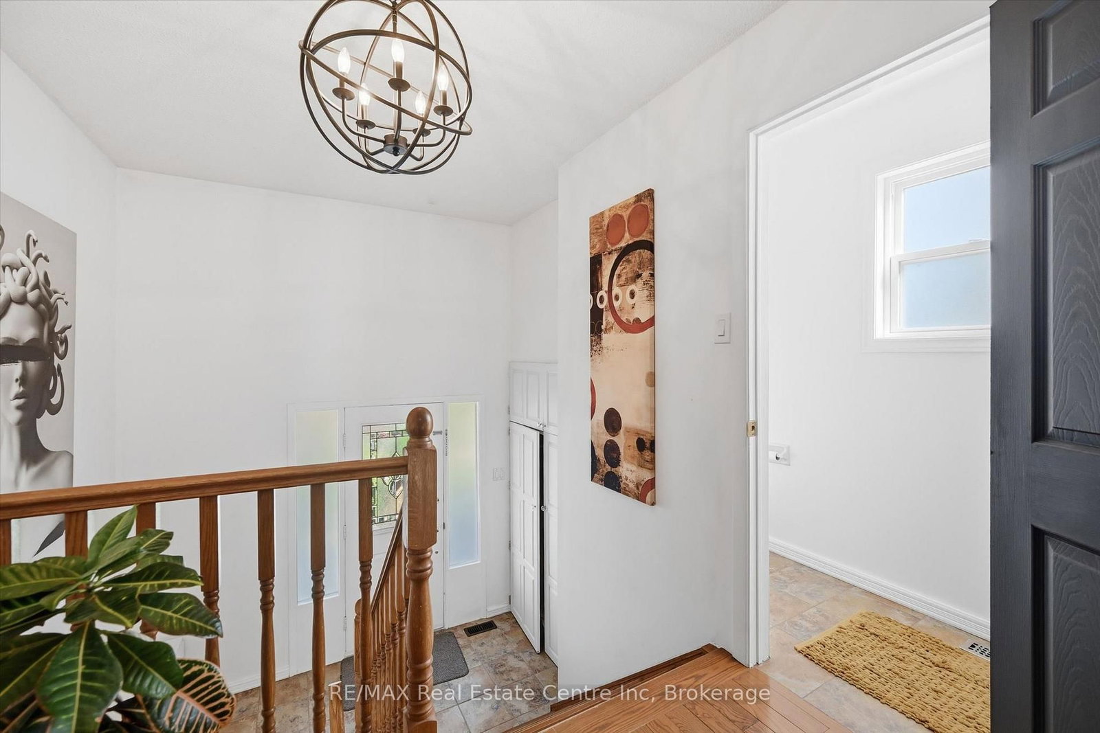 580 Clover Park Crescent • Milton, ON photo 6