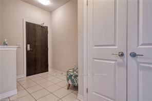 204 - 272 Georgian Drive, Oakville 3