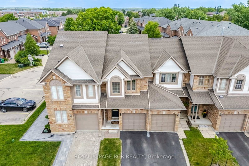 31 Alderbrook Place