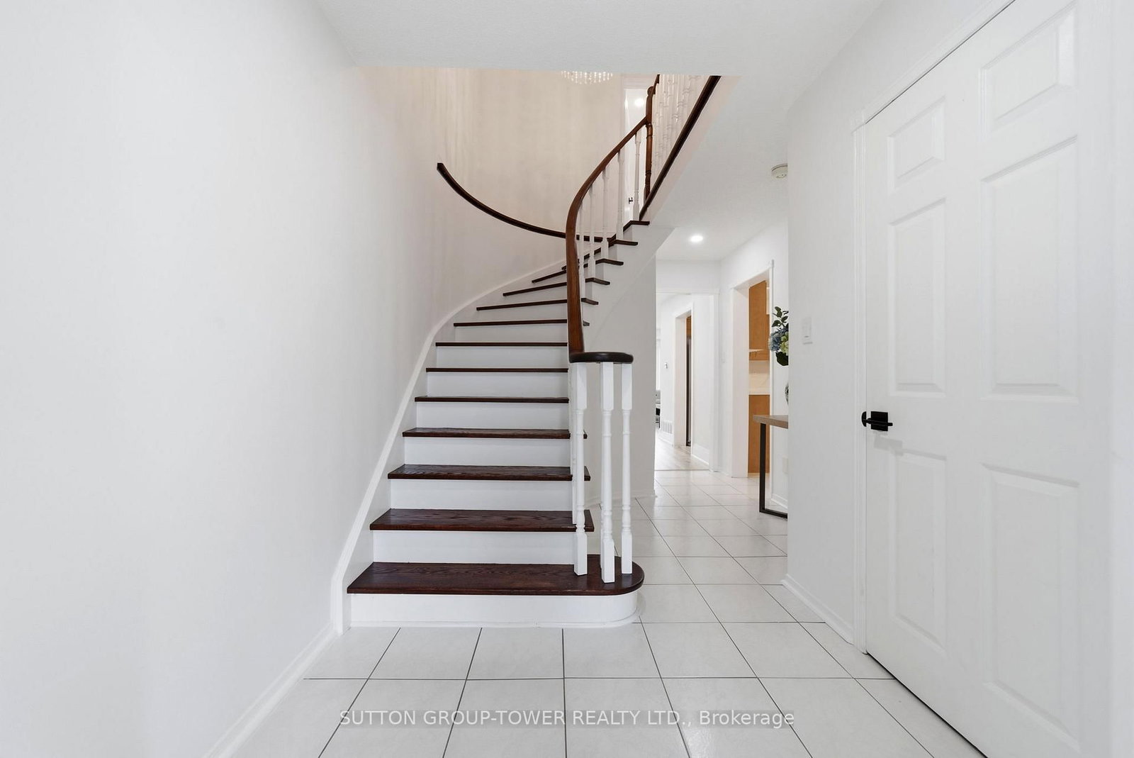 5035 Moulin Rouge Crescent • Mississauga, ON photo 6