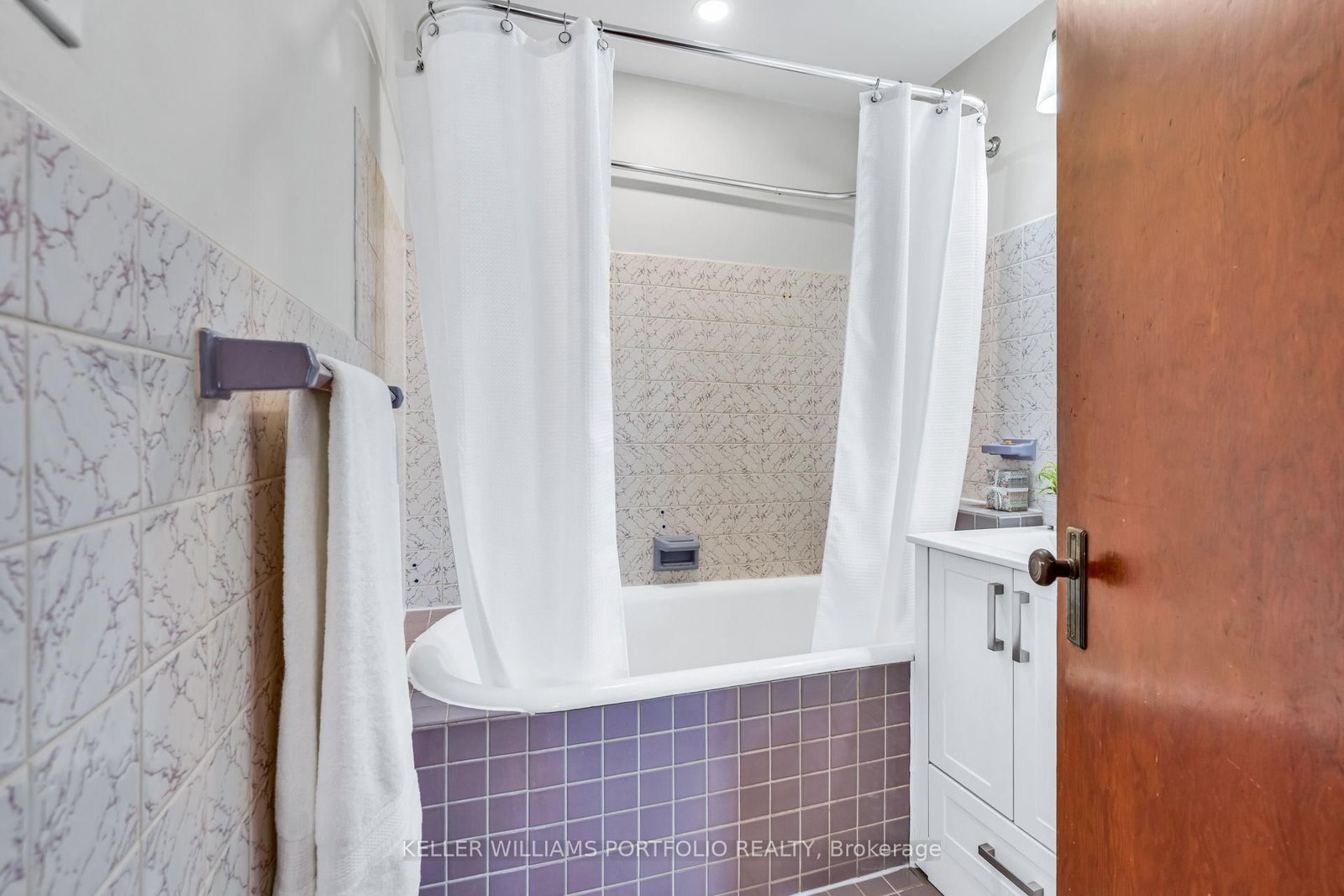 210 Bicknell Avenue • Toronto, ON photo 21
