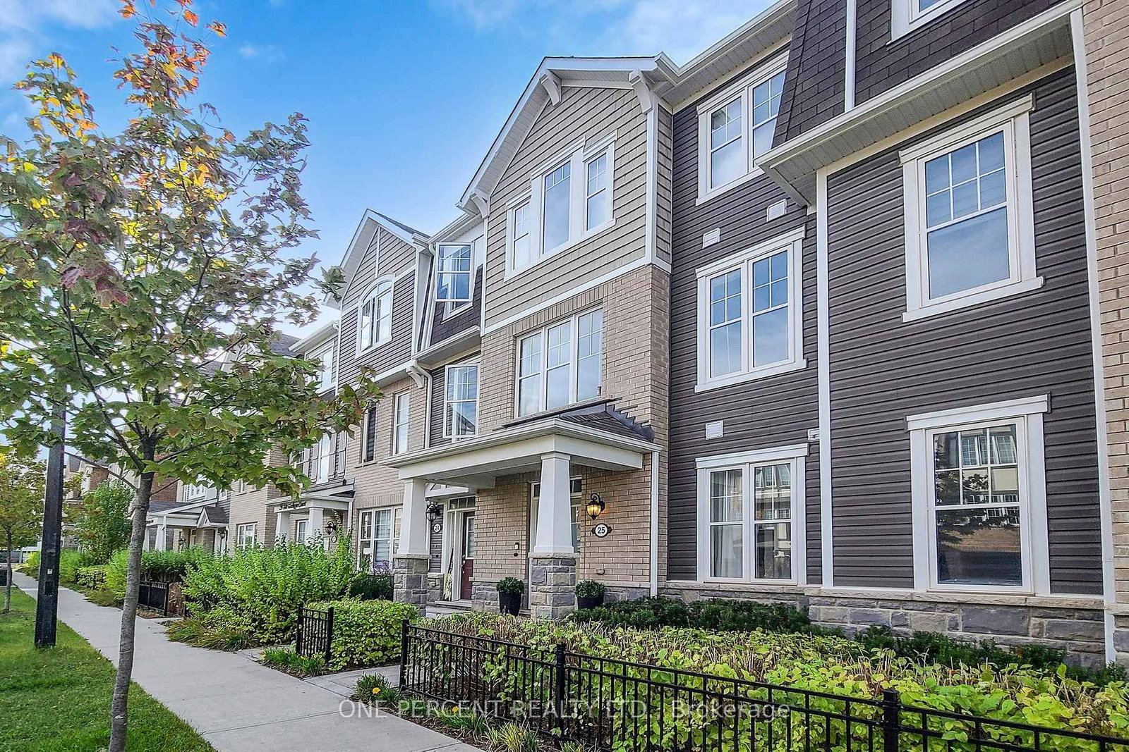 501 Buckeye Court • Milton, ON photo 2