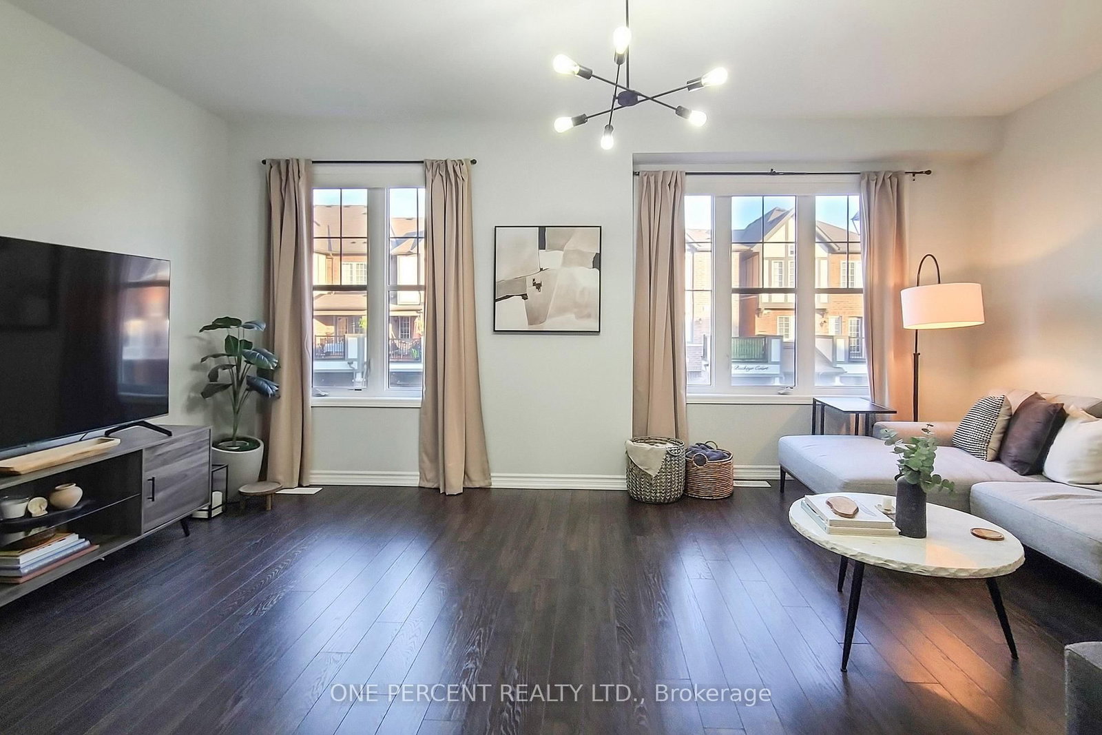 501 Buckeye Court • Milton, ON photo 4