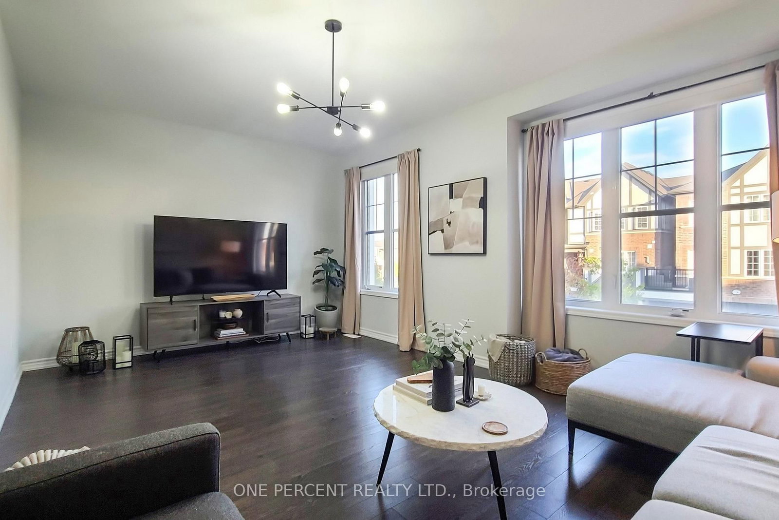 501 Buckeye Court • Milton, ON photo 5