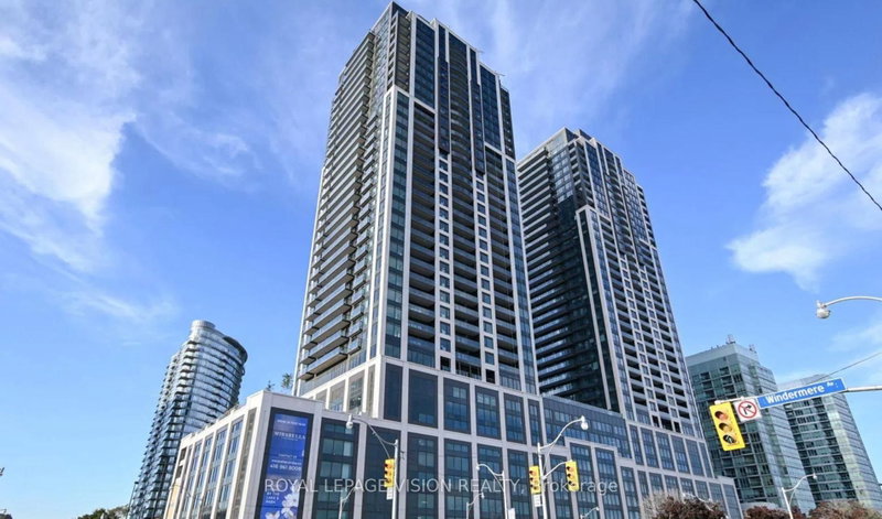 home for lease on 1715-1928 Lake Shore Boulevard W