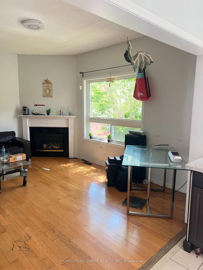 10 MILKWEED Crescent • Brampton, ON photo 3