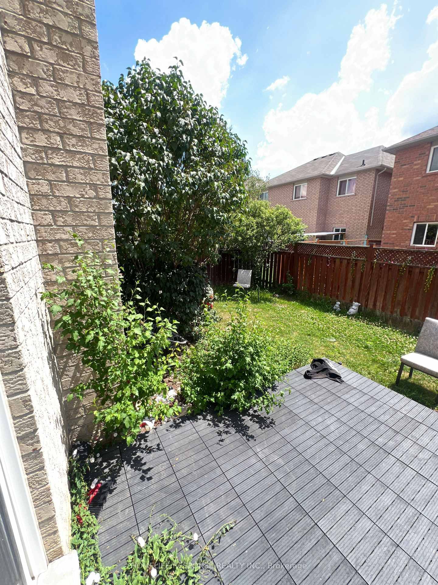 10 MILKWEED Crescent • Brampton, ON photo 8