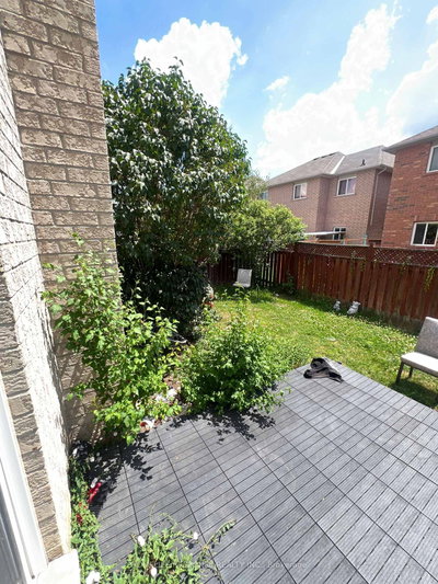 10 MILKWEED Crescent • Brampton, ON photo 8