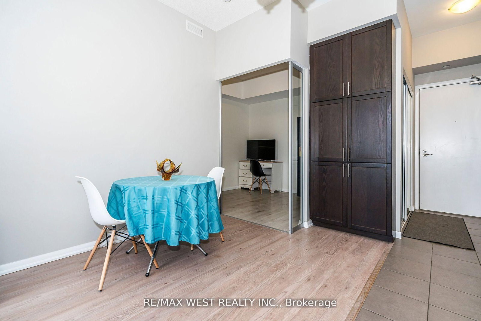 830 Lawrence Avenue W • #803 • Toronto, ON photo 17