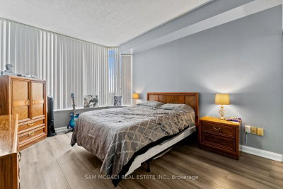 24 Hanover Brampton,ON L6S 5K8 — Photo 12