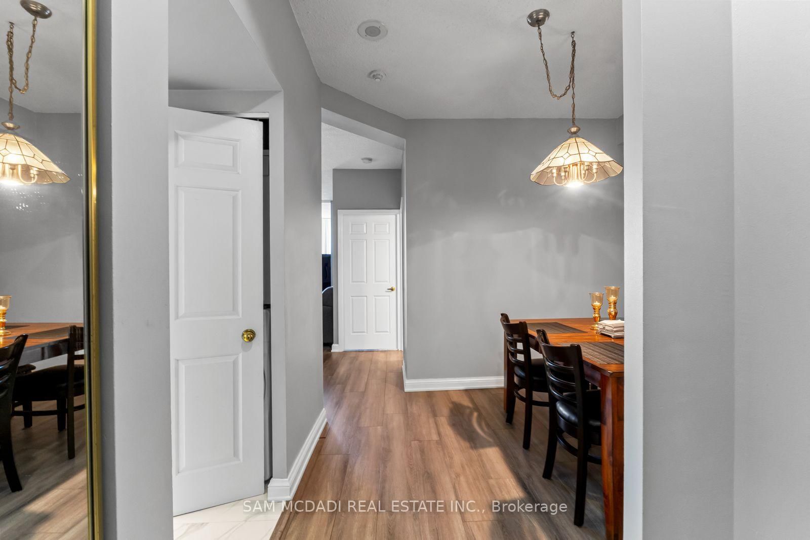 24 Hanover Brampton,ON L6S 5K8 — Photo 7