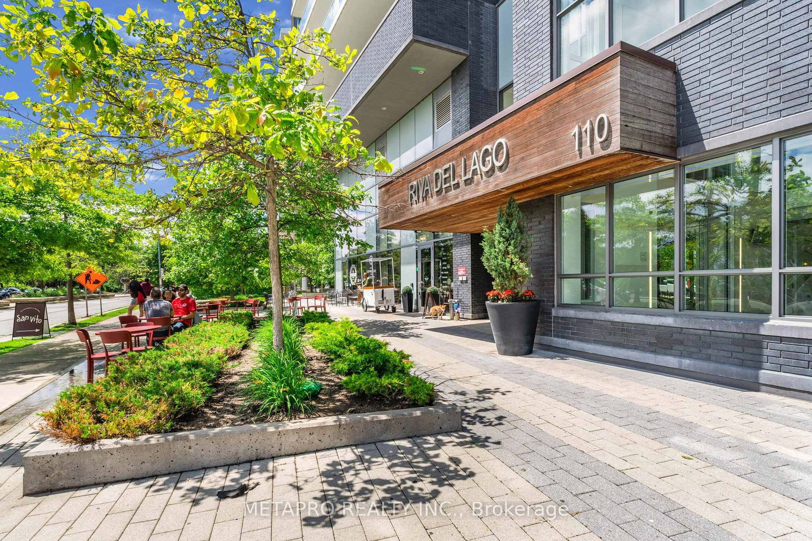 809-110 Marine Parade Drive, Toronto, ON