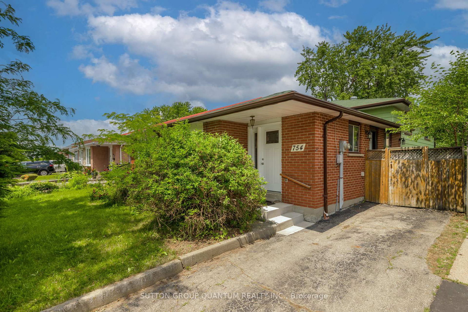 754 Eaglemount Crescent • Mississauga, ON photo 1