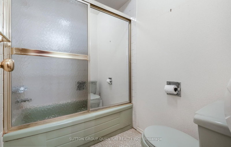 754 Eaglemount Mississauga,ON L5C 1N9 — Photo 27