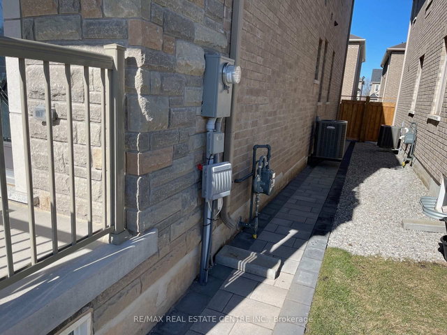 Lower - 4094 Channing Crescent