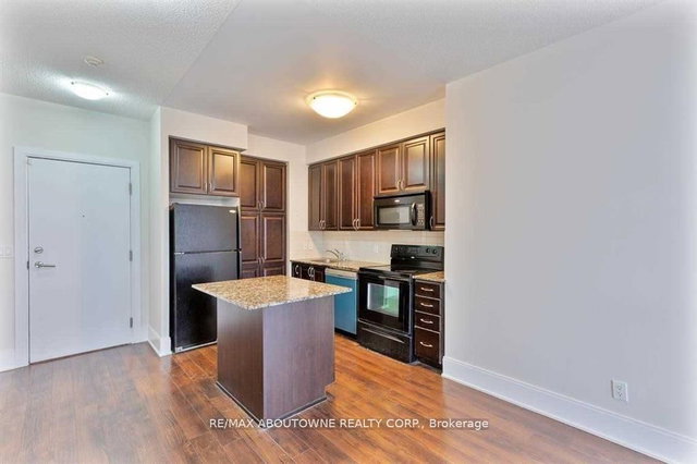 2303 - 330 Burnhamthorpe Road W