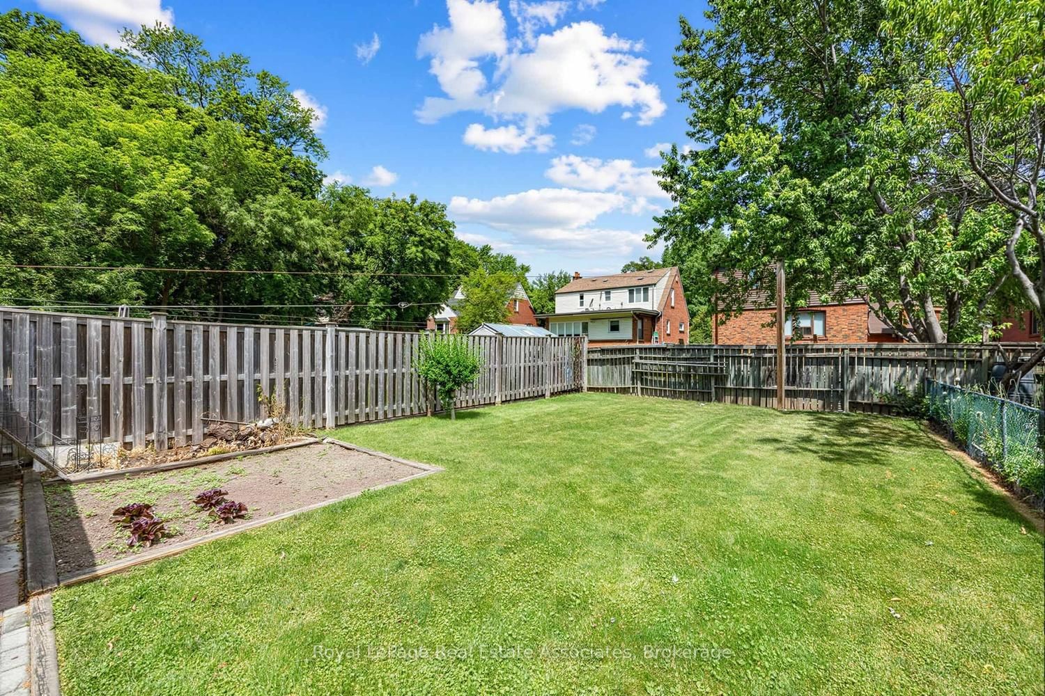 256 John Street • Toronto, ON photo 35