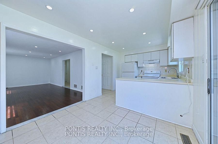 198 MOFFATT Avenue • Brampton, ON photo 10