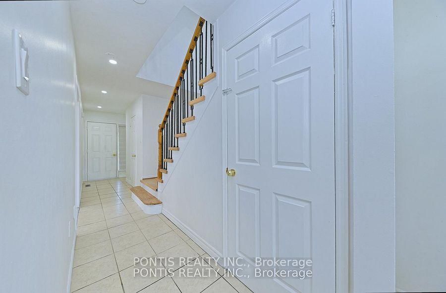 198 MOFFATT Avenue • Brampton, ON photo 6