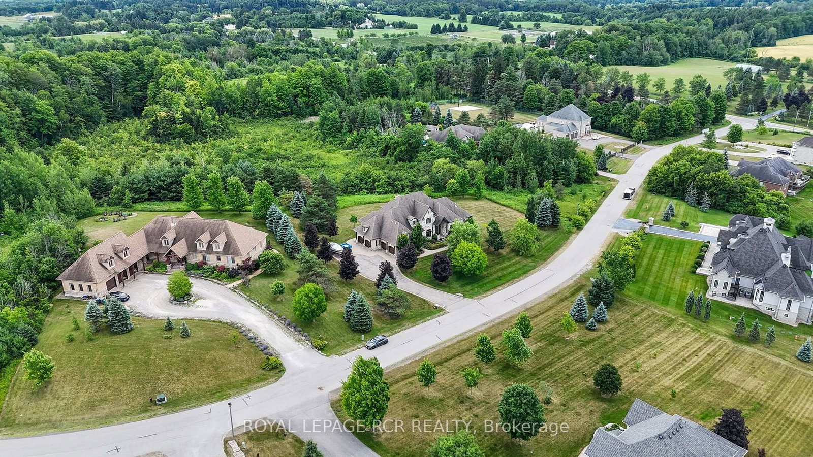 7 Proctor Avenue • Caledon, ON photo 2