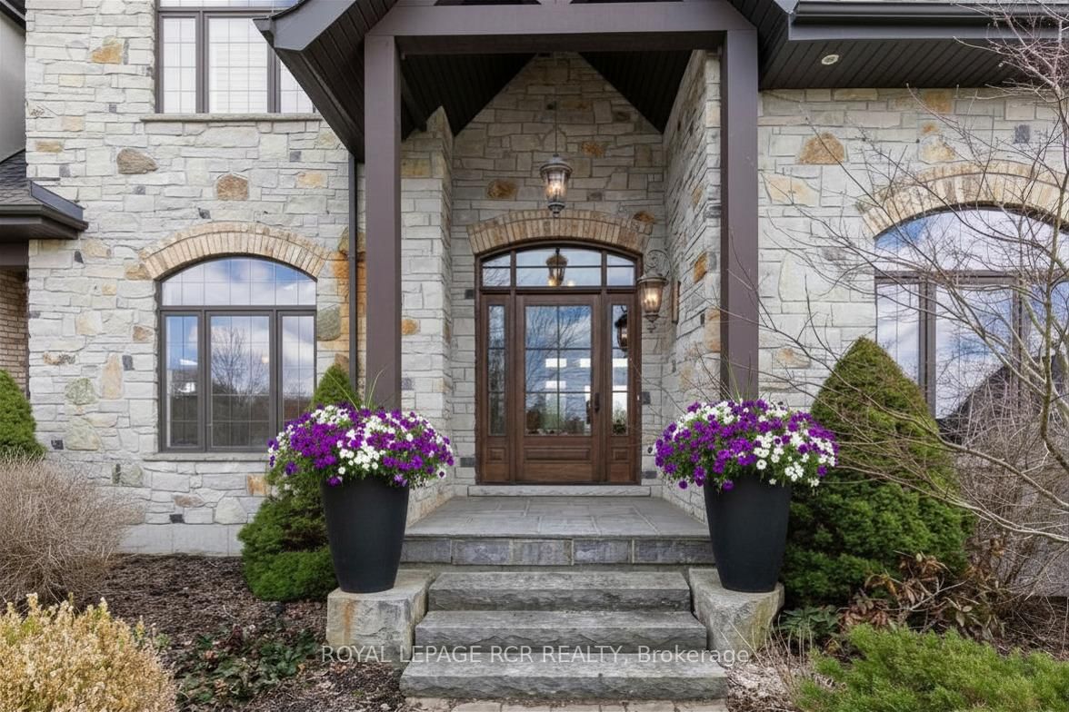 7 Proctor Avenue • Caledon, ON photo 4