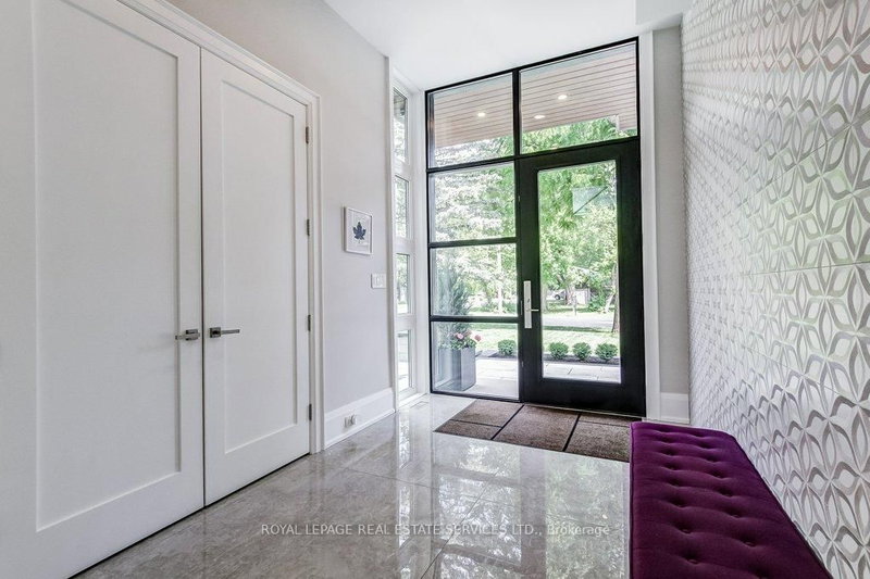 3119 Victoria St photo 4