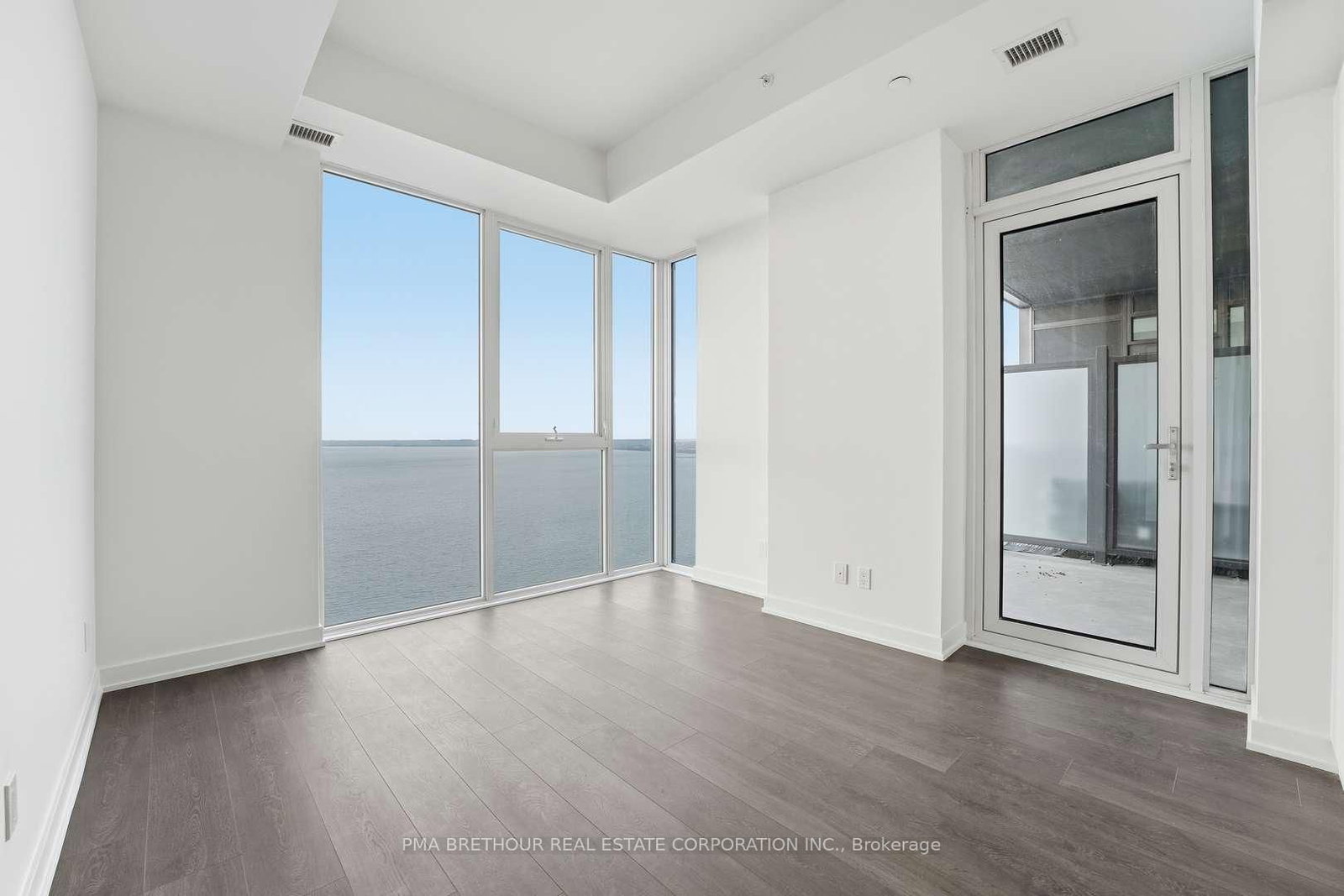 370 Martha Street • #2603 • Burlington, ON photo 5
