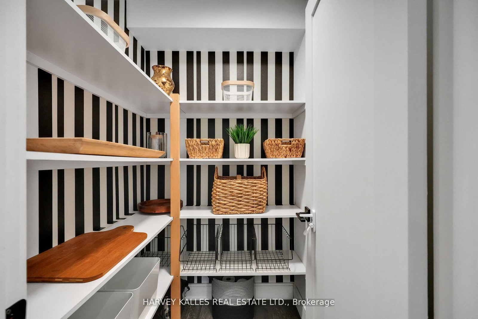 8 Circle Ridge • Toronto, ON photo 14