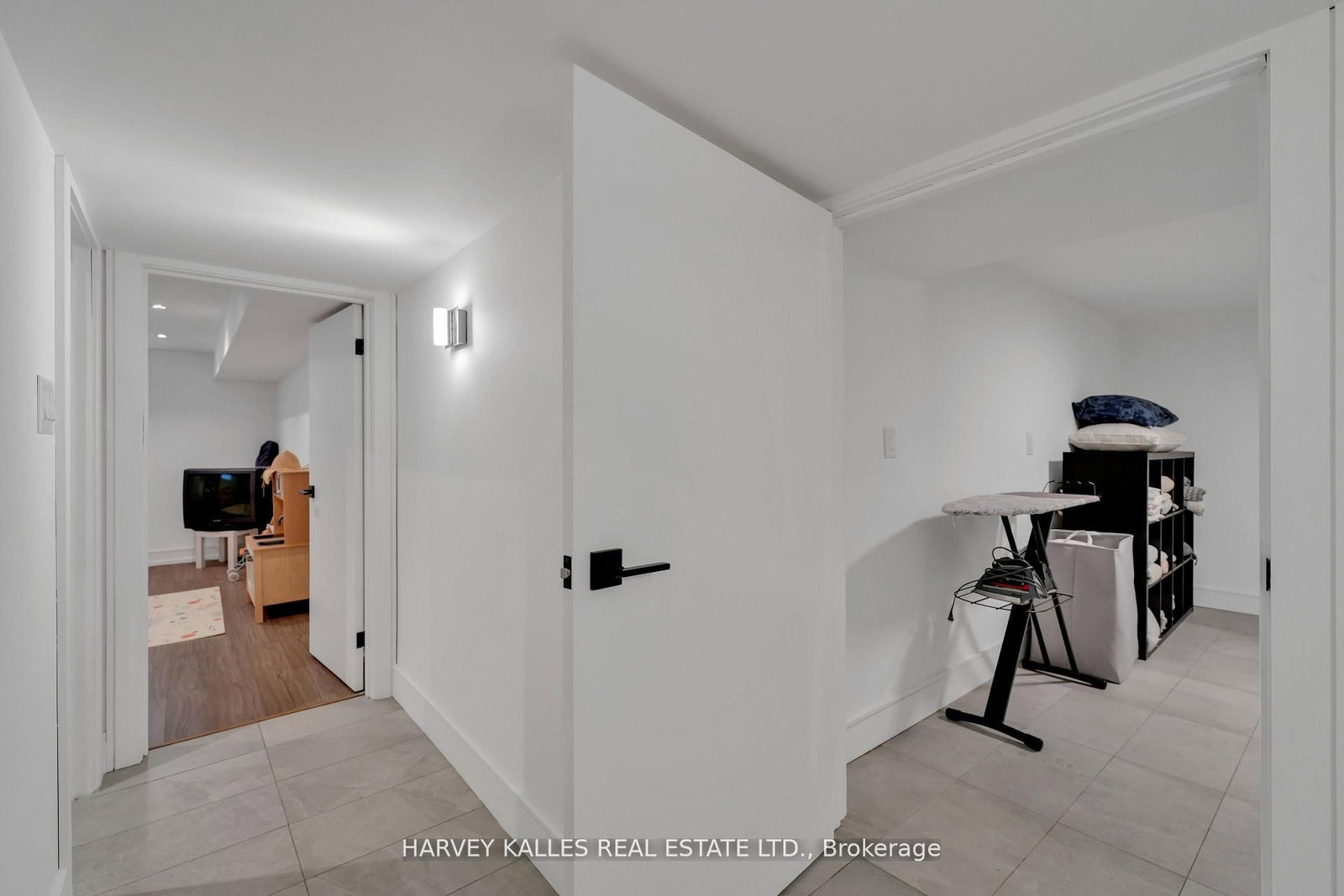 8 Circle Ridge • Toronto, ON photo 38