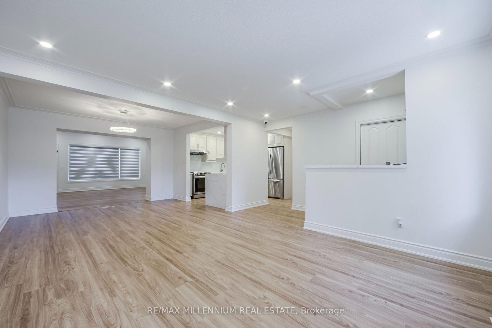 1285 Rebecca Oakville,ON L6L 1Z3 — Photo 14