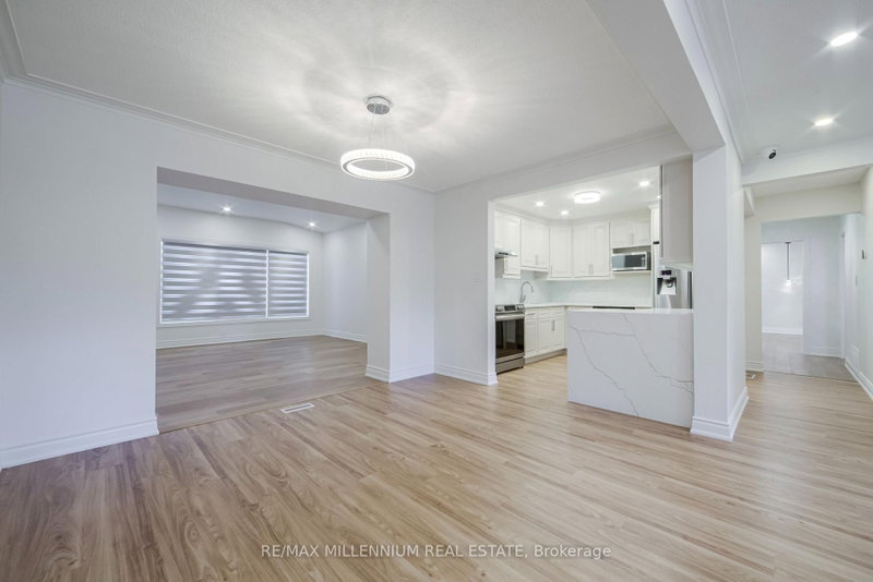 1285 Rebecca Oakville,ON L6L 1Z3 — Photo 16