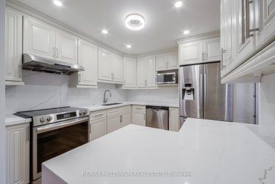 1285 Rebecca Oakville,ON L6L 1Z3 — Photo 24