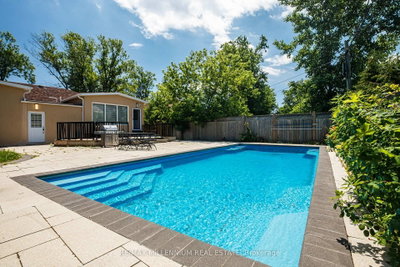 1285 Rebecca Oakville,ON L6L 1Z3 — Photo 7