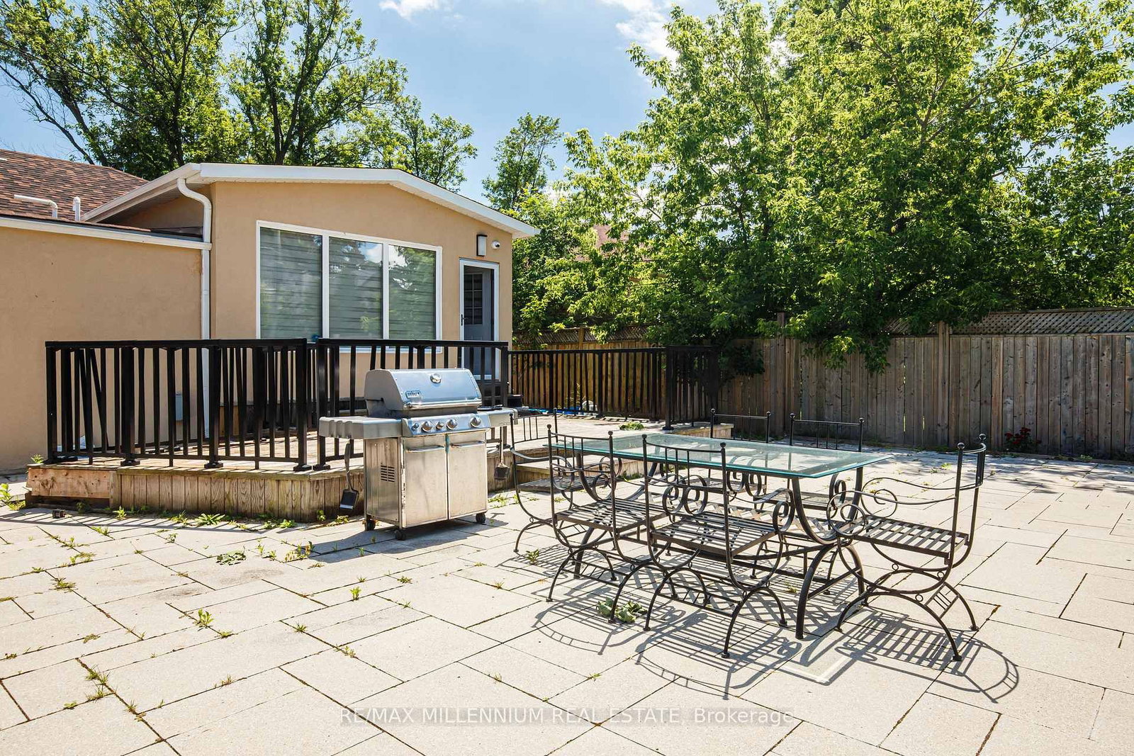 1285 Rebecca Oakville,ON L6L 1Z3 — Photo 9