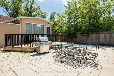 1285 Rebecca Oakville,ON L6L 1Z3 — Photo 9