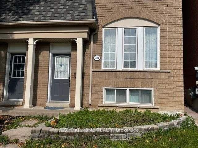 2194 St Clair Avenue W