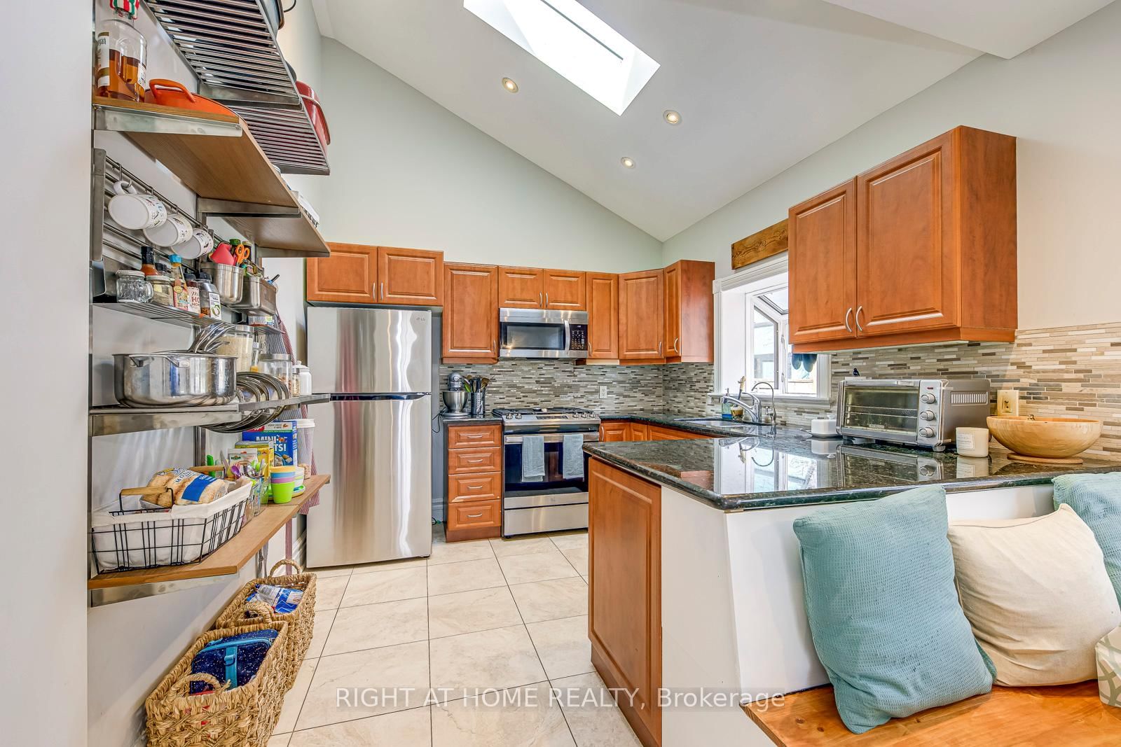 24 Mill Brampton,ON L6X 1S6 — Photo 6