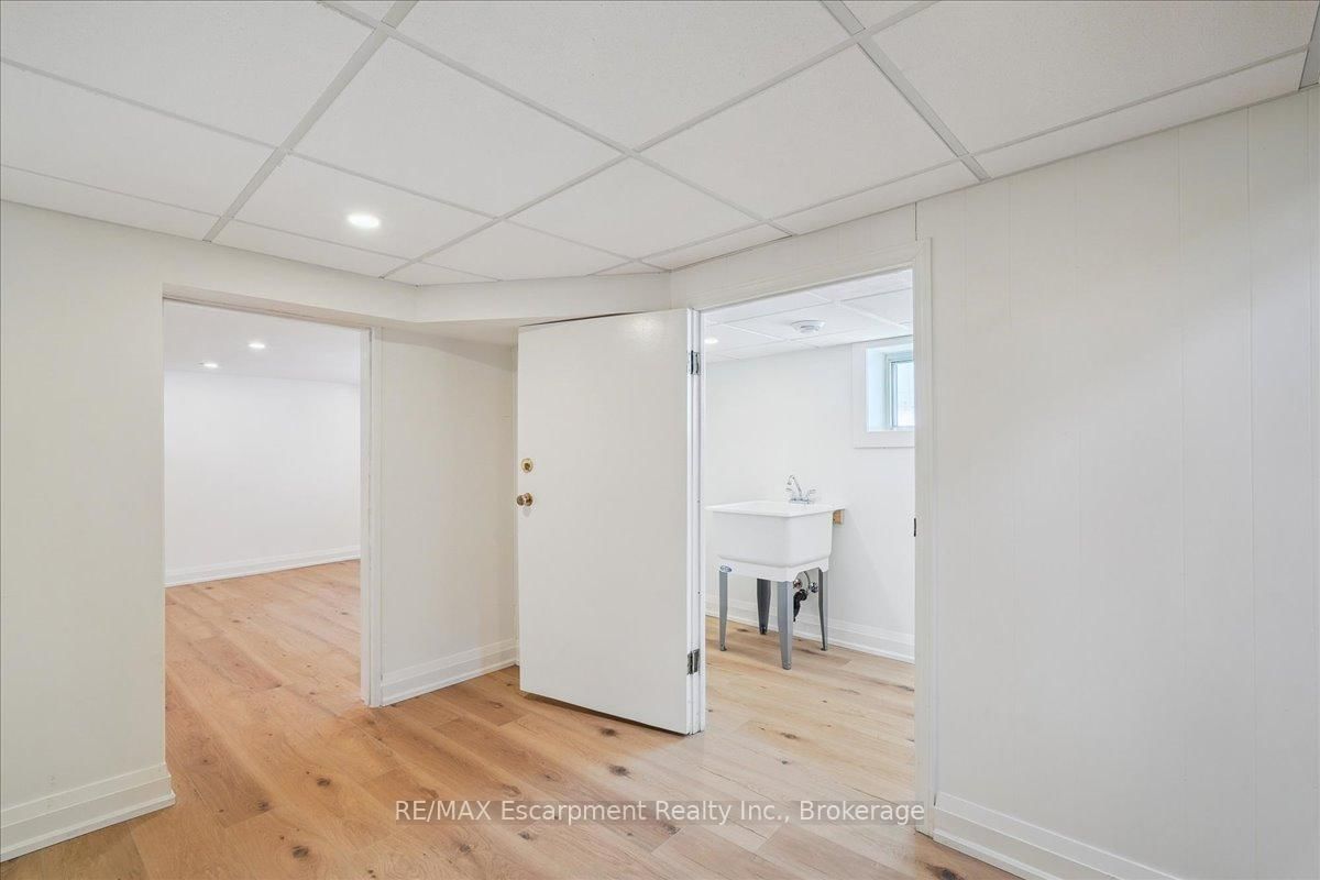 135 DEANE Avenue • Oakville, ON photo 16