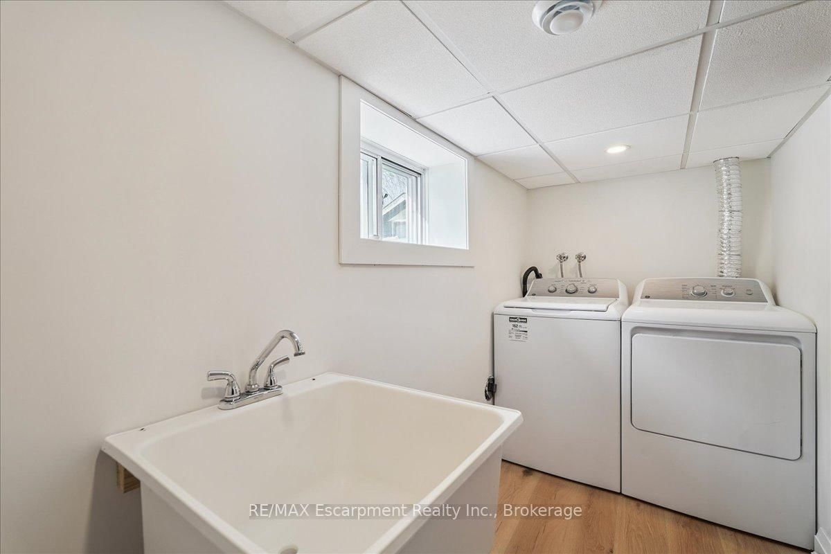135 DEANE Avenue • Oakville, ON photo 17