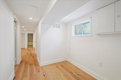 135 Deane Oakville,ON L6K 1N2 — Photo 24