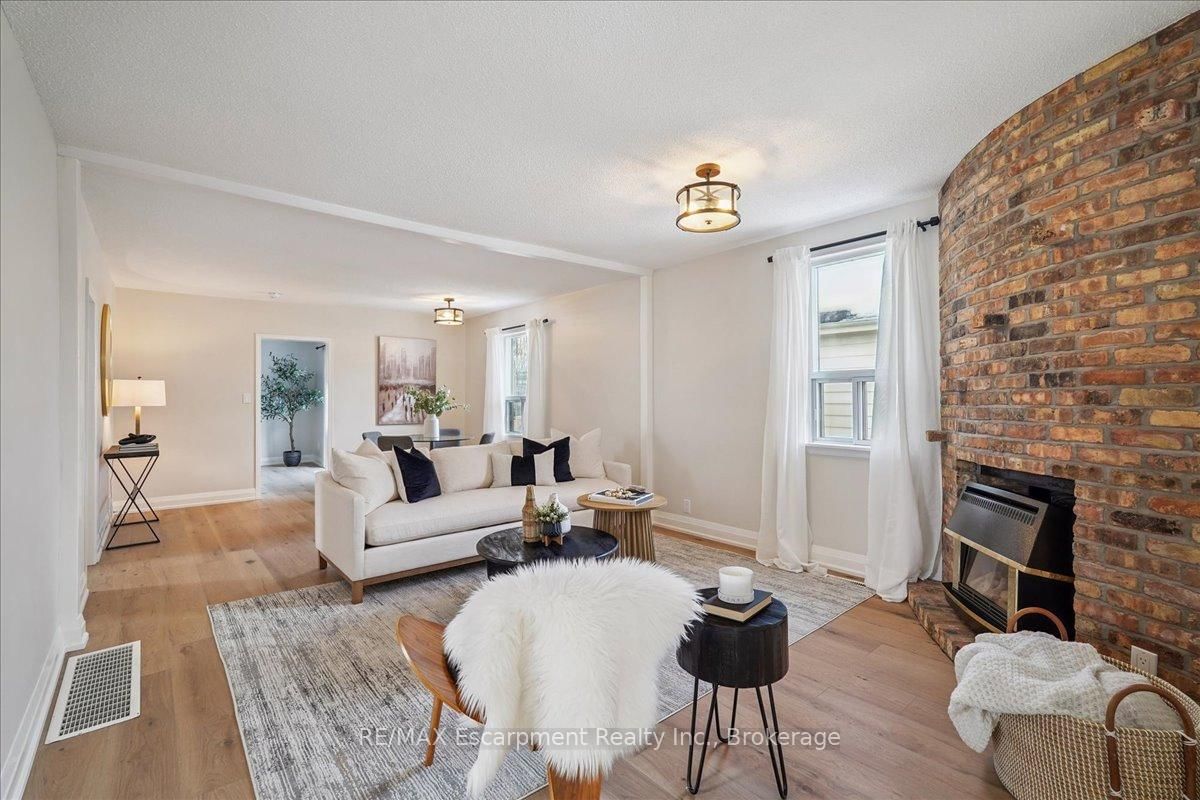 135 DEANE Avenue • Oakville, ON photo 6