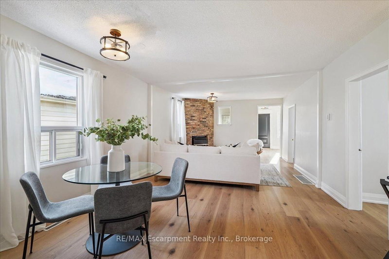 135 Deane Oakville,ON L6K 1N2 — Photo 8