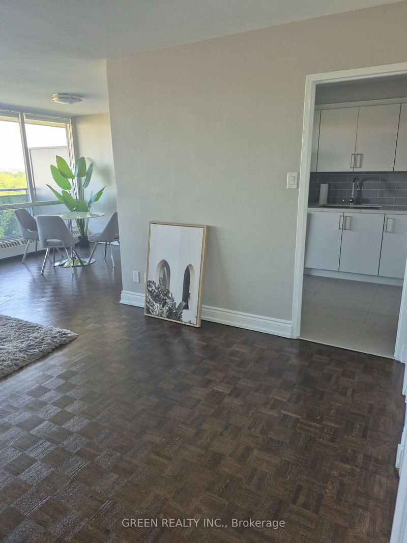 1606 - 2160 Lakeshore Road