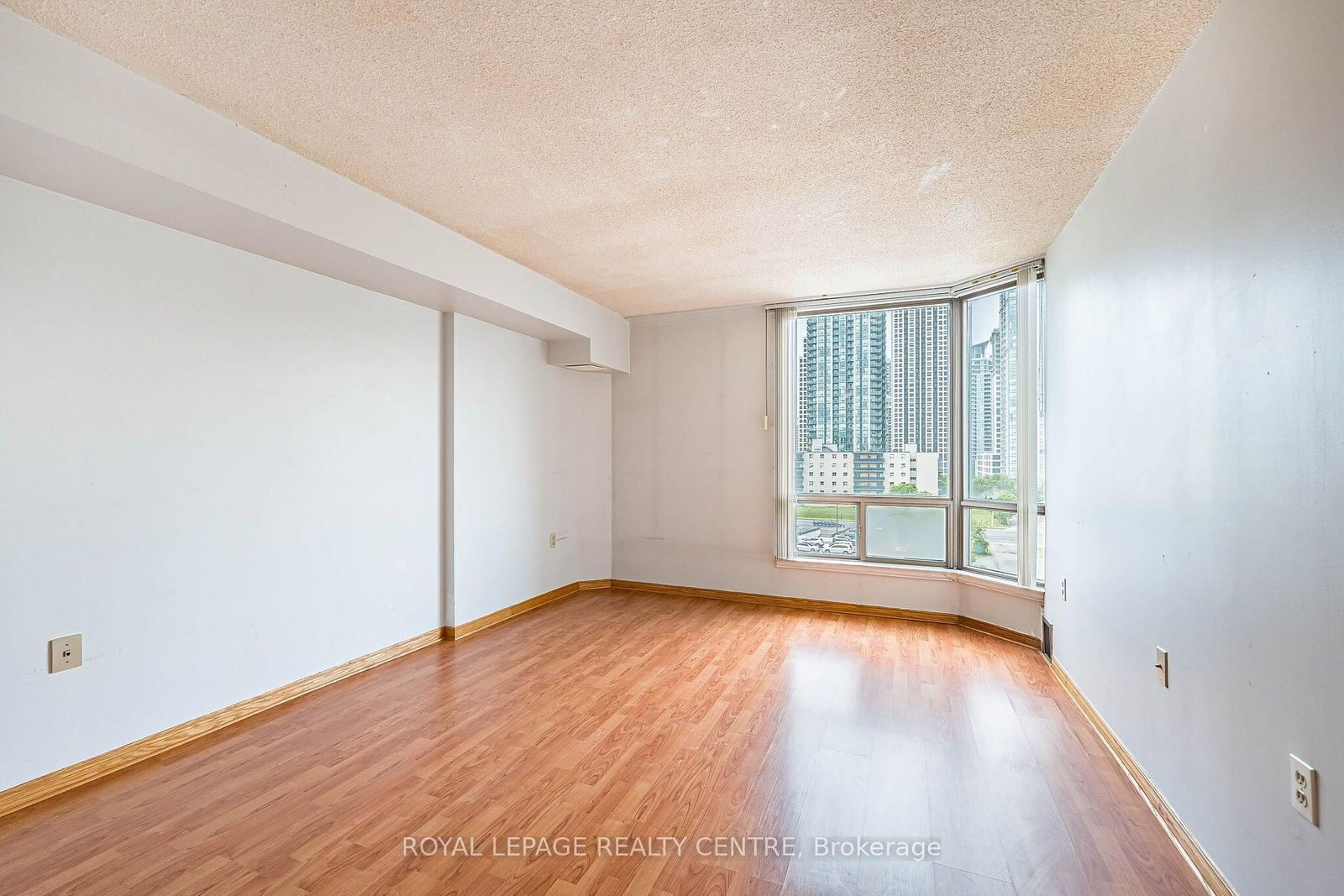 807-25 Fairview Rd, Mississauga, view 25