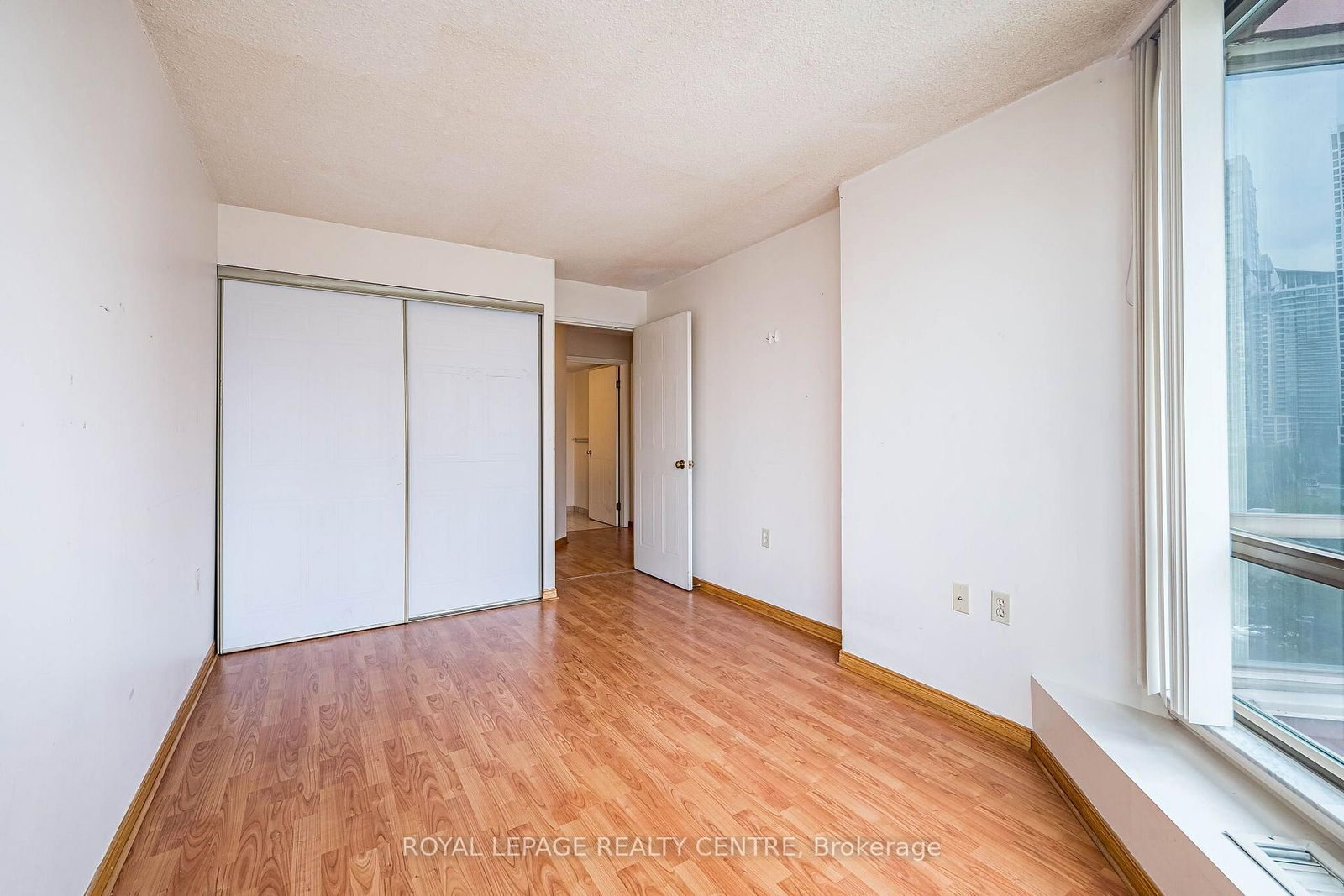 807-25 Fairview Rd, Mississauga, view 34