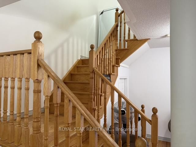 50 Dewridge Court • Brampton, ON photo 15